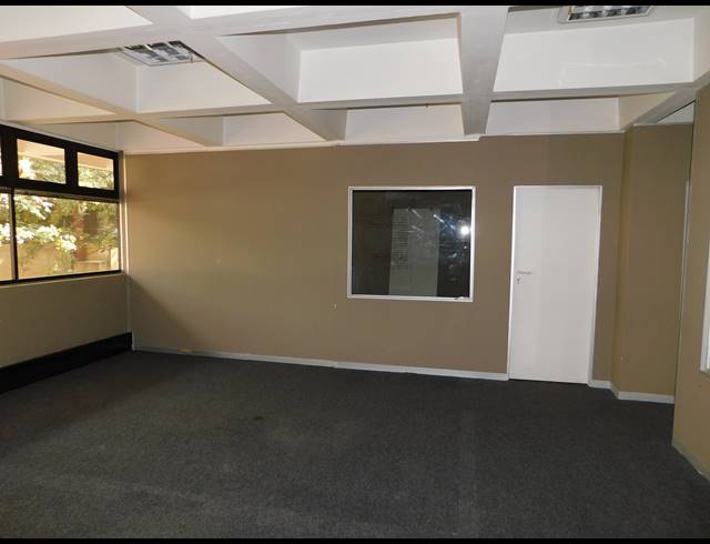 108M² OFFICE TO LET IN FERNDALE